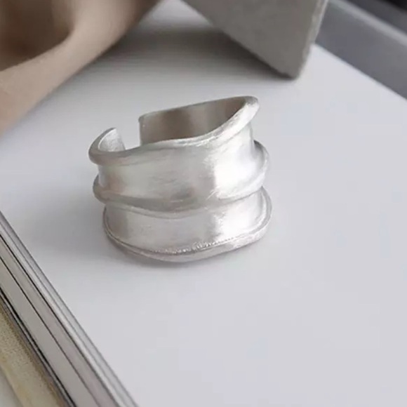 retro Brushed 925 Sterling Silver Band Ring - Picture 2 of 7